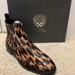 BRAND NEW Vince Camuto Leopard Booties